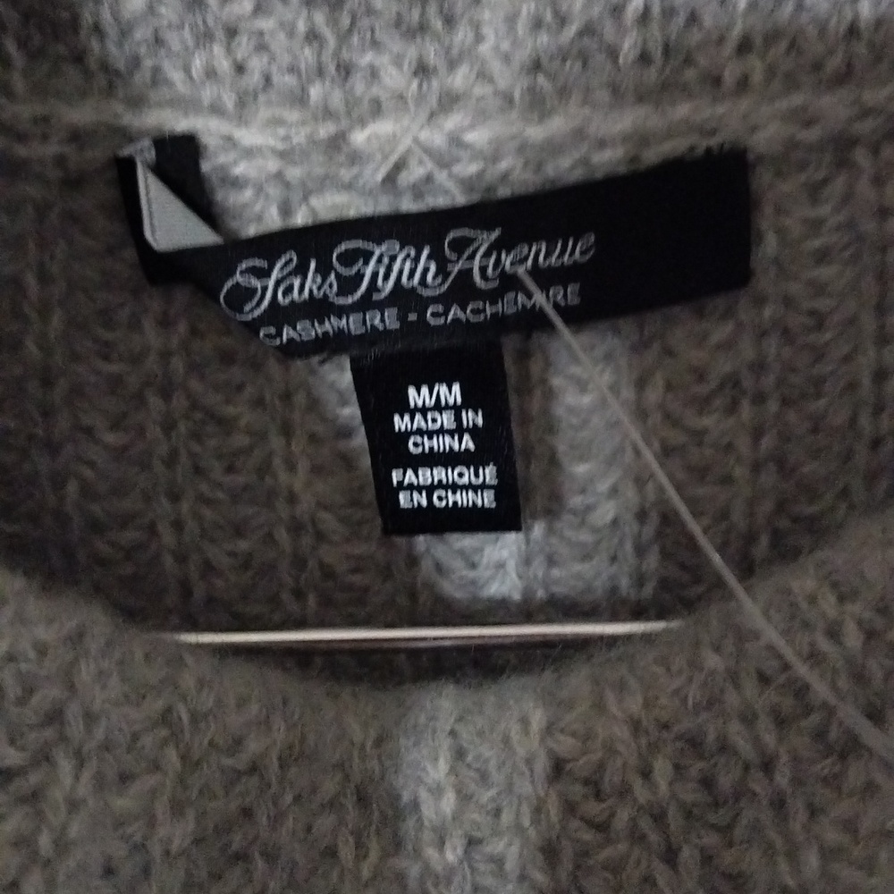 Sak's Fifth avenue 100 cashmere grey great Prepy size Medium - Picture 5 of 9